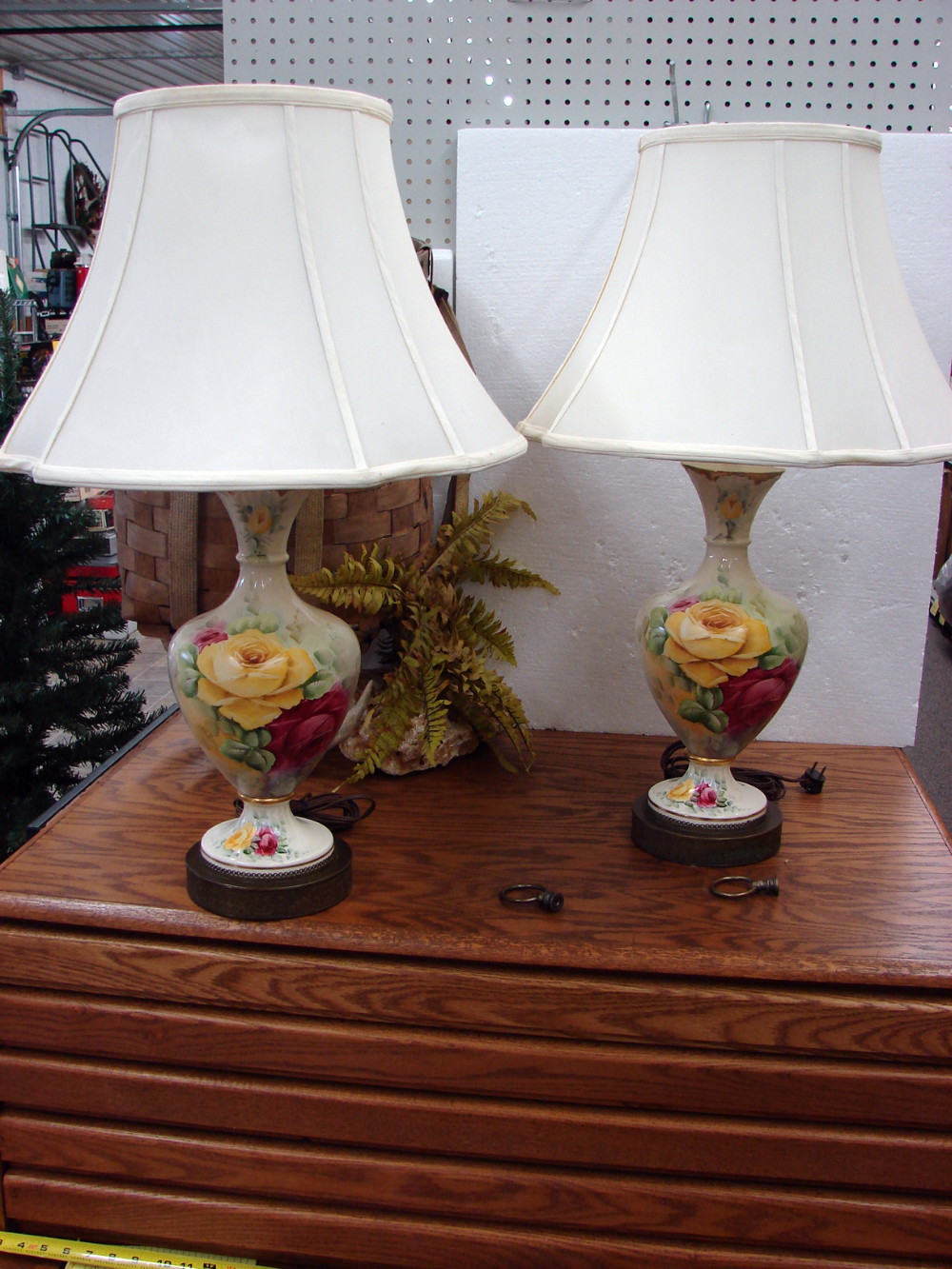Set/2 Vintage Victorian Rose Gold Trim Table Lamps w/ Lamp Shades - Image 2