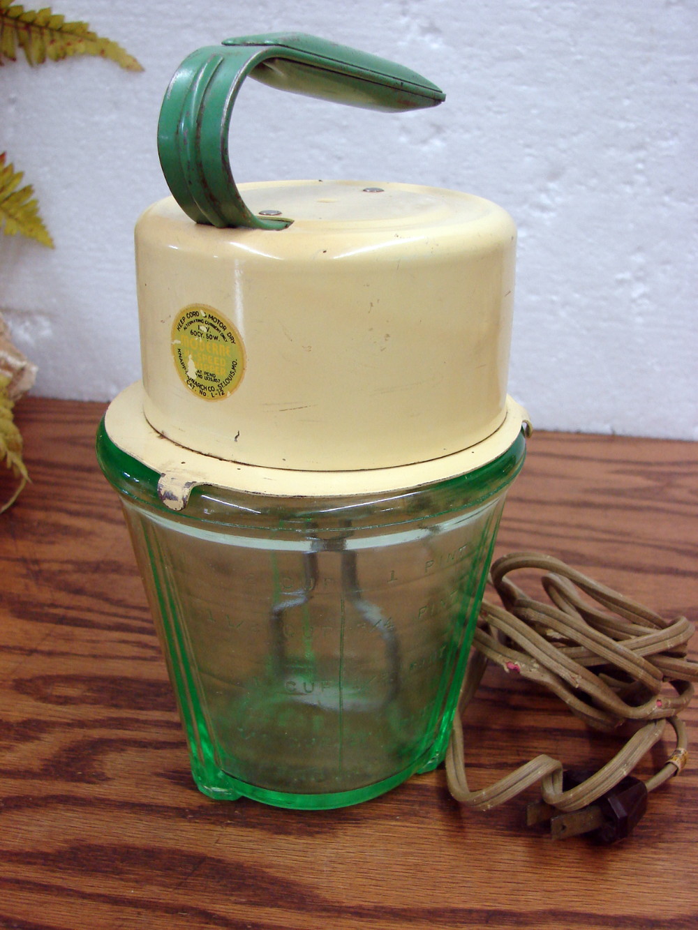 Vintage Electric Uranium Glass Moderne Hi-Speed Whipper Vidrio Products Blender Knapp Monarch