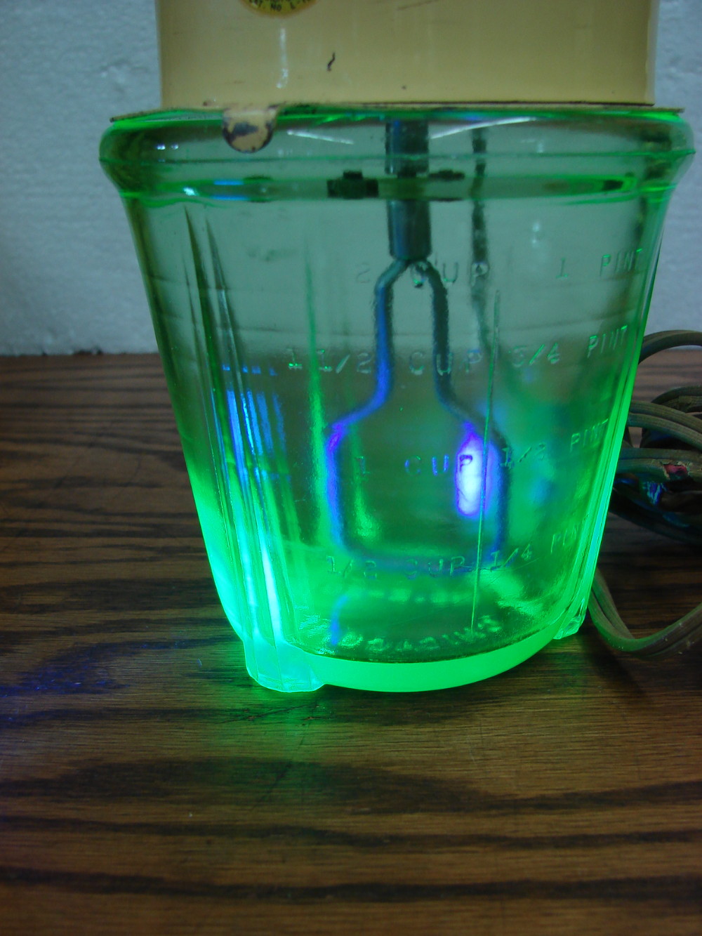 Vintage Electric Uranium Glass Moderne Hi-Speed Whipper Vidrio Products Blender Knapp Monarch - Image 2
