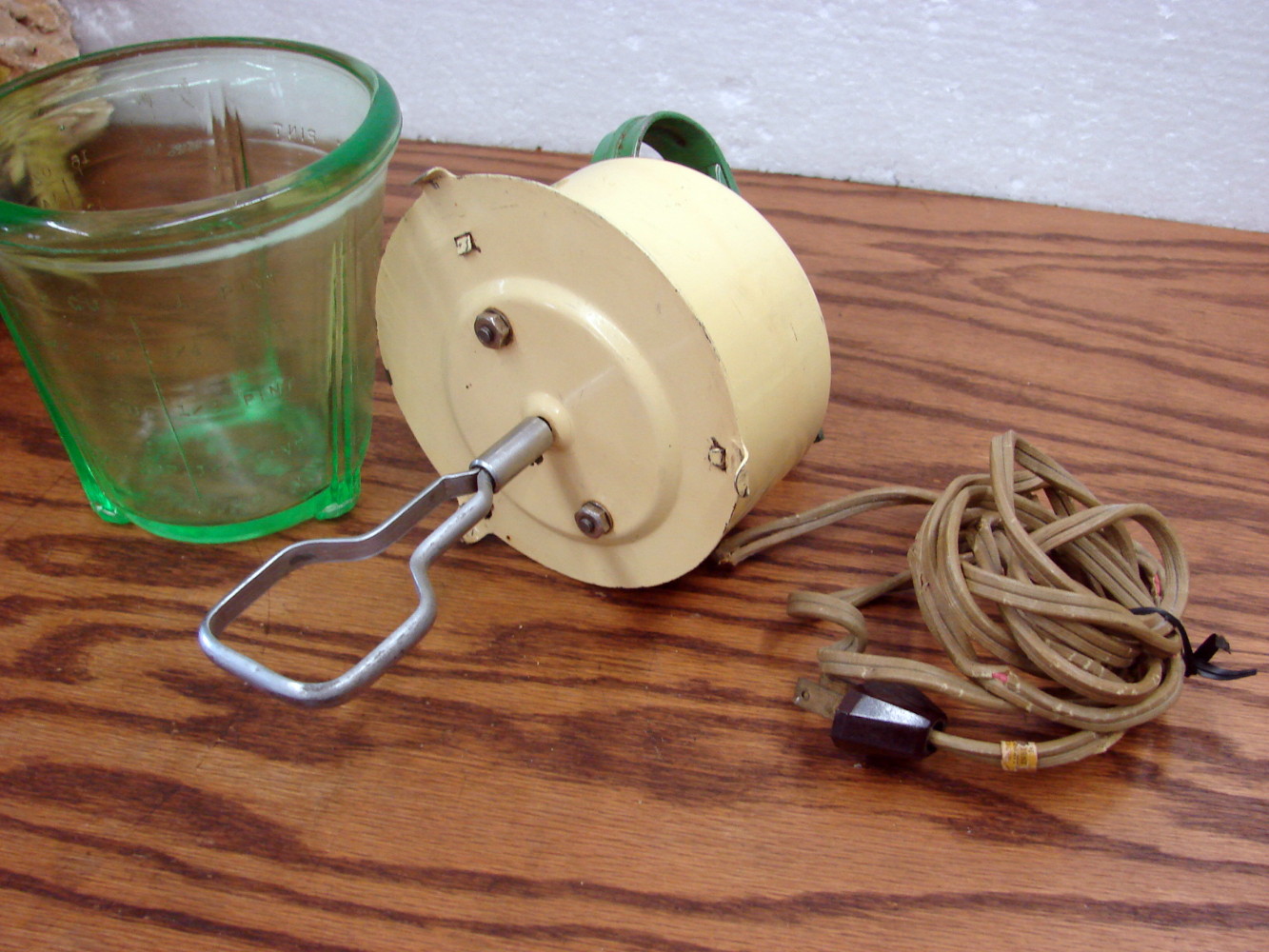 Vintage Electric Uranium Glass Moderne Hi-Speed Whipper Vidrio Products Blender Knapp Monarch - Image 4