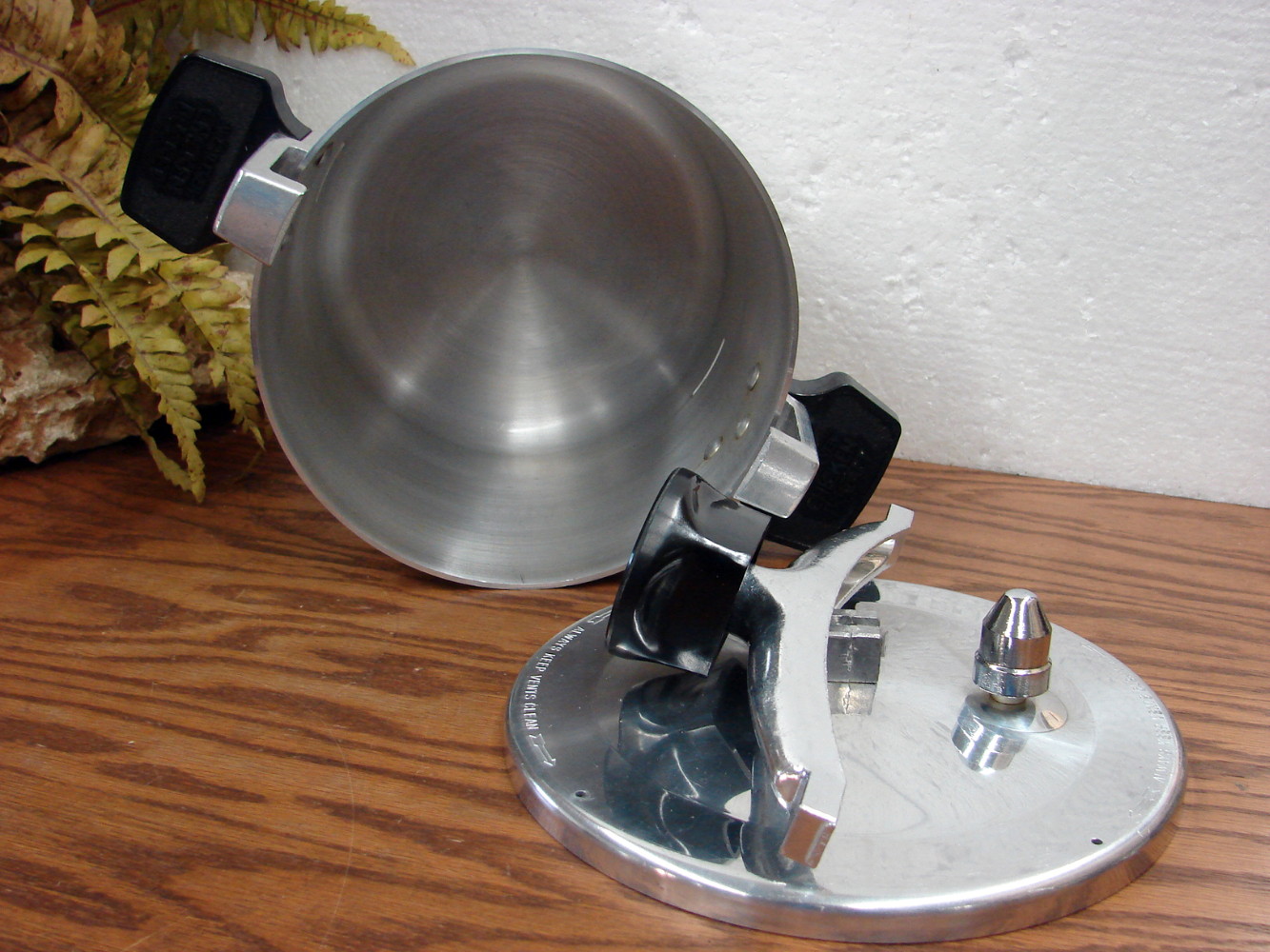 Vintage Wear-Ever 6 Qt Stove Top Low Pressure Chicken Bucket Fryer - Image 3