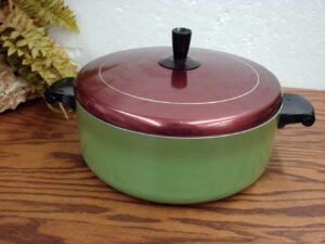 Vintage Wear-Ever Registered Aluminum Enamel Finish 5 Quart Stock Pot Green and Bronze Red