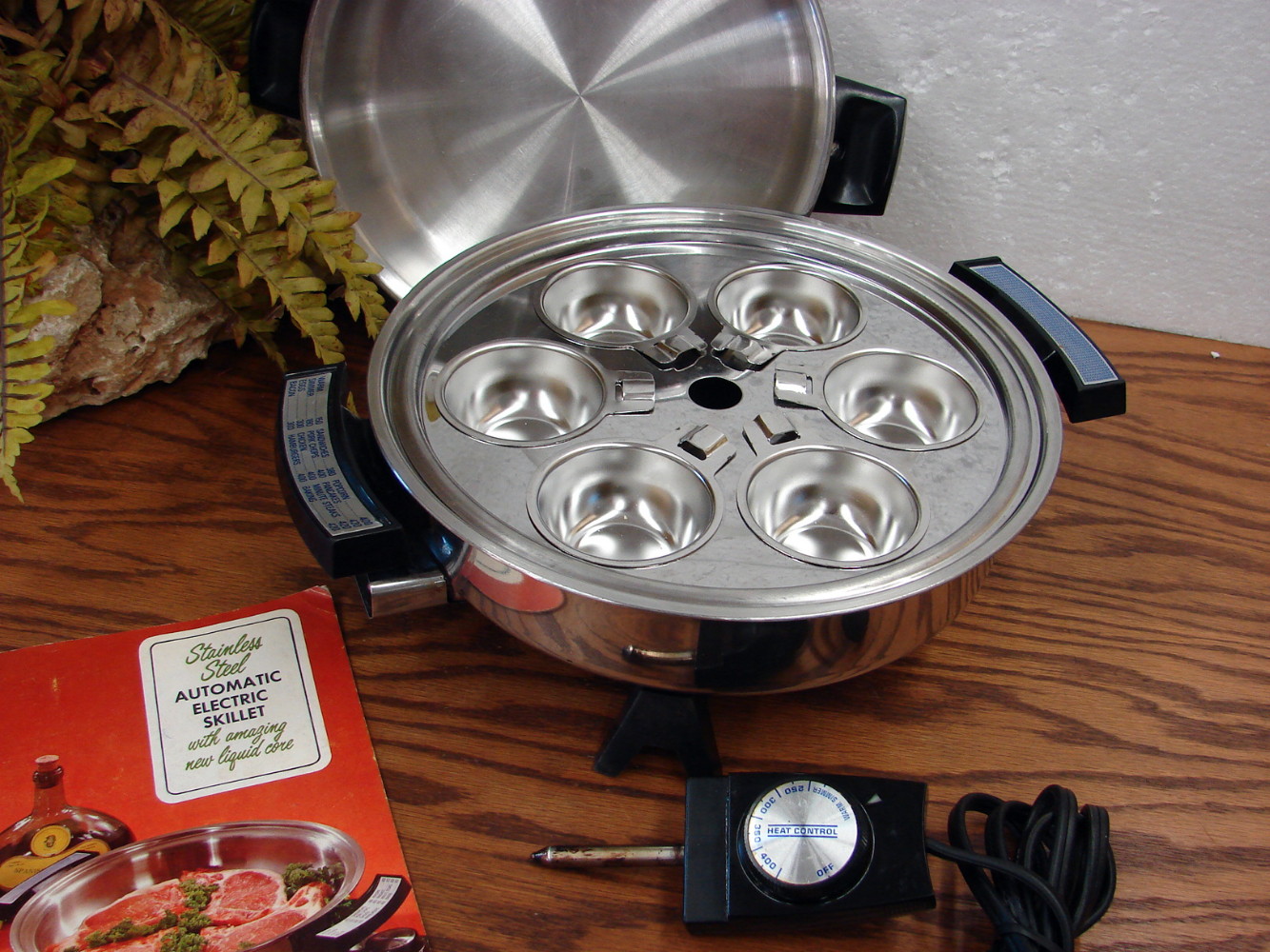 Stainless Steel West Bend Webalco #7209 Electric Liquid Core Skillet w/ Book Dome Lid Egg Poach - Image 2