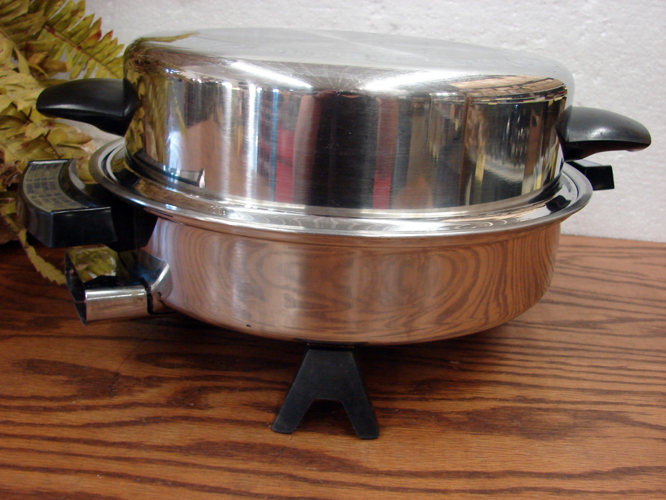 Stainless Steel West Bend Webalco #7209 Electric Liquid Core Skillet w/ Book Dome Lid Egg Poach - Image 5