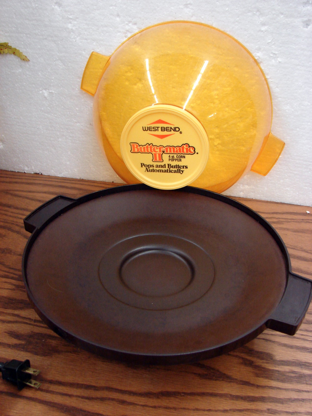 Vintage Complete West Bend Butter-Matic II Electric Popcorn Popper in Original Box - Image 2