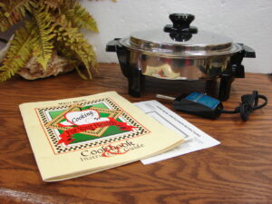 Vintage Stainless Steel West Bend Kitchen Craft Regal Ware #17884 Electric Liquid Core Skillet w/ Books
