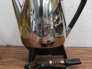 Vintage 1960's West Bend Potbelly Chrome Percolator Rocket Tripod Base 9 Cup Tested