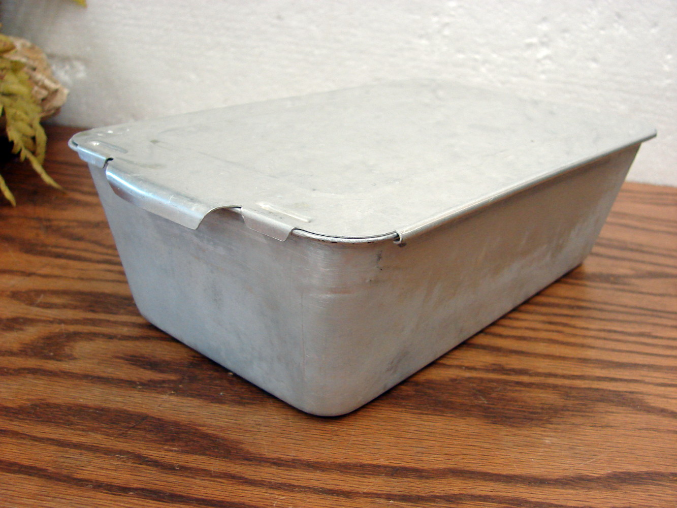 Vintage West Bend Aluminum Loaf Pan w/ Sliding Lid 9 x 5 x 3 Inches - Image 3